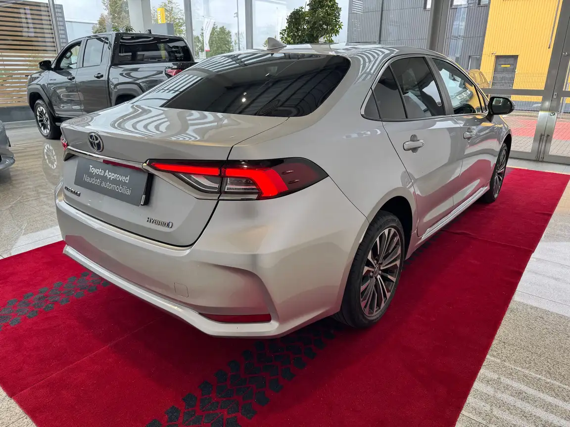 TOYOTA COROLLA
