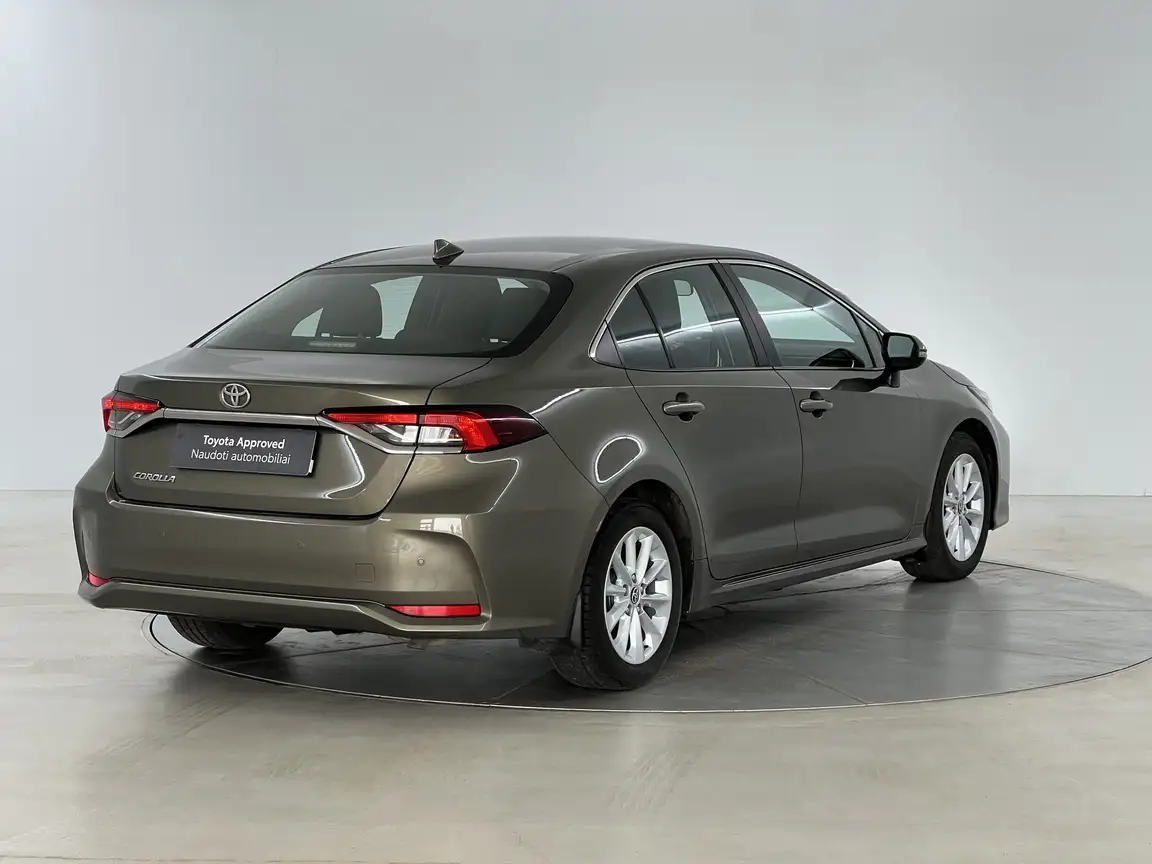 TOYOTA COROLLA