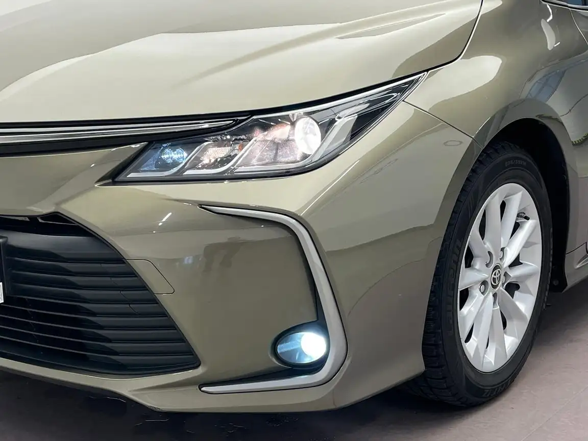 TOYOTA COROLLA