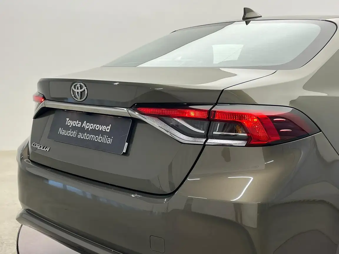 TOYOTA COROLLA