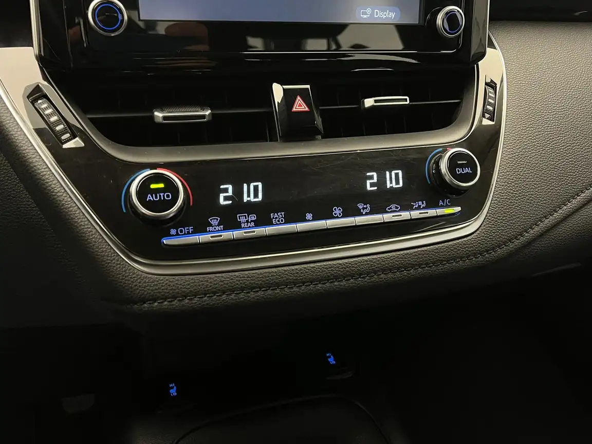 TOYOTA COROLLA