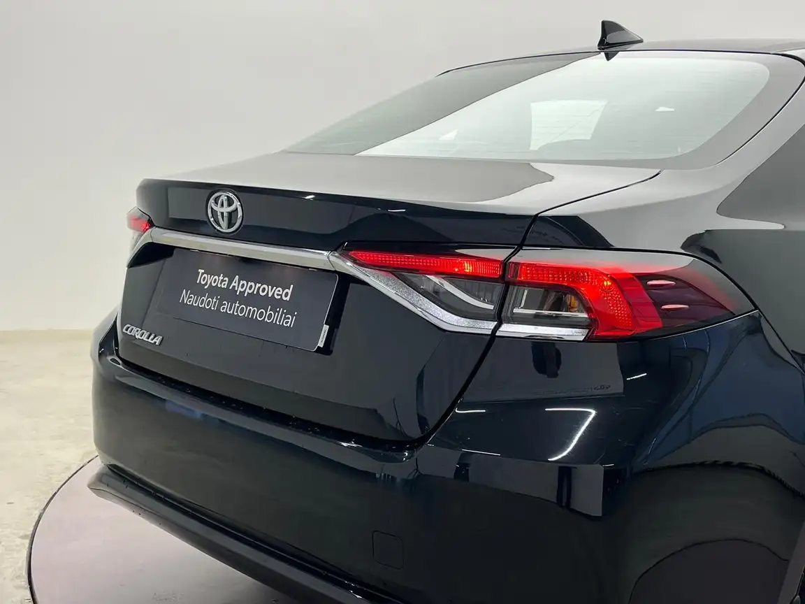 TOYOTA COROLLA