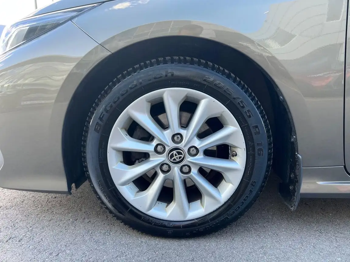 TOYOTA COROLLA
