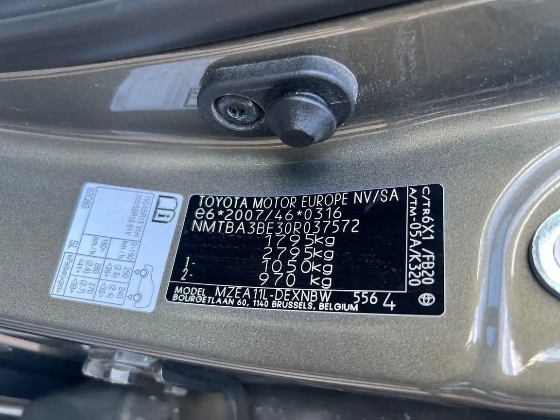 TOYOTA COROLLA