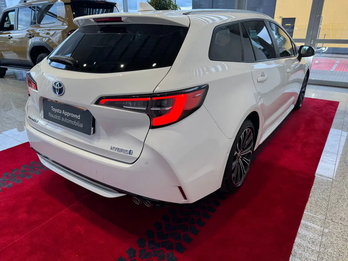 TOYOTA COROLLA
