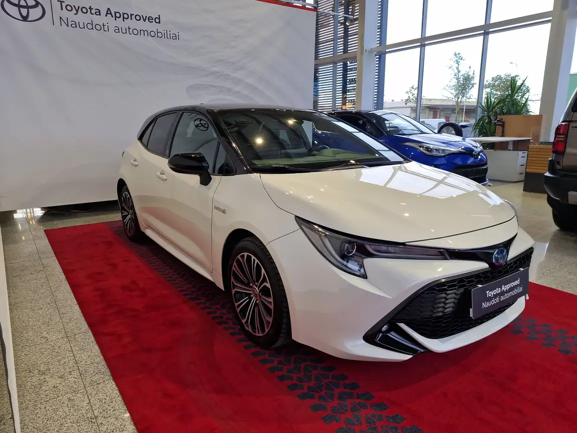 TOYOTA COROLLA