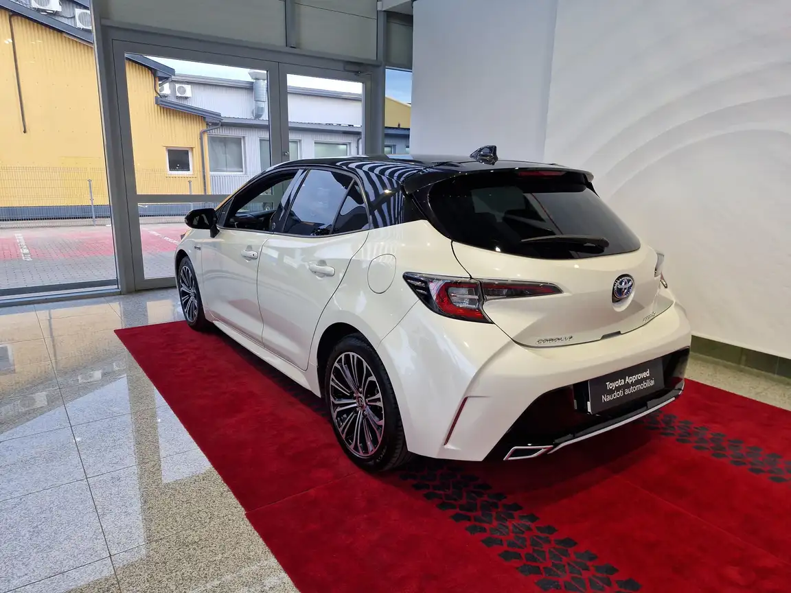 TOYOTA COROLLA