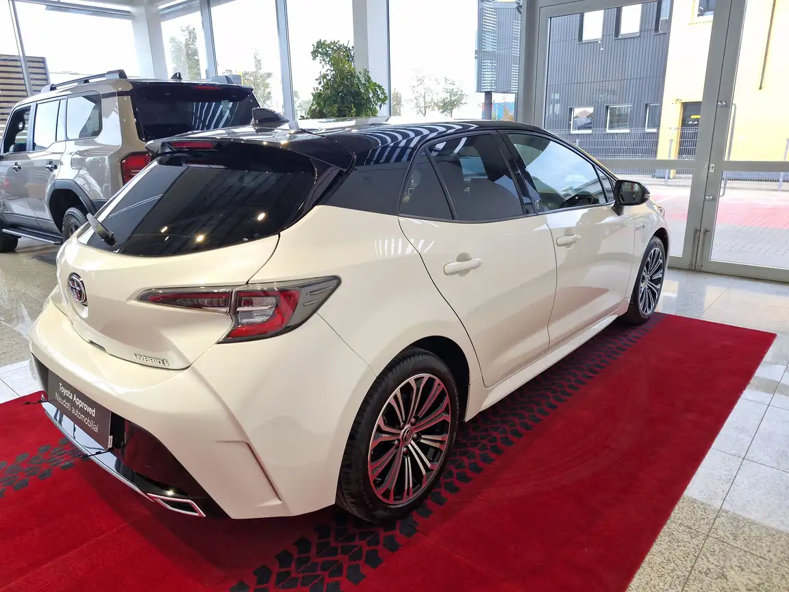 TOYOTA COROLLA