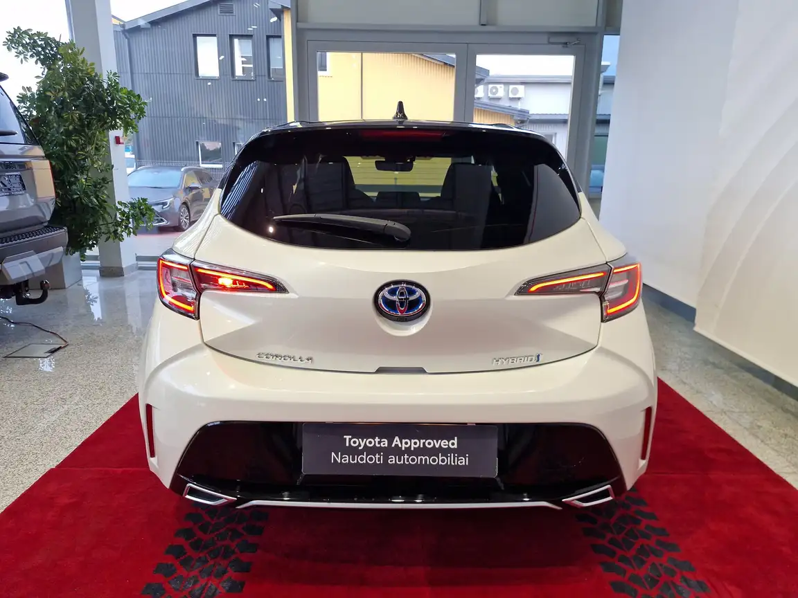 TOYOTA COROLLA