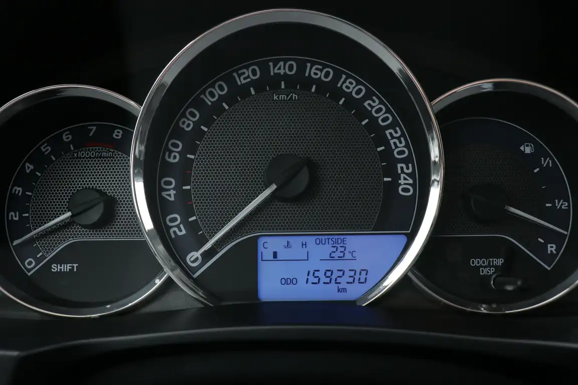 TOYOTA COROLLA