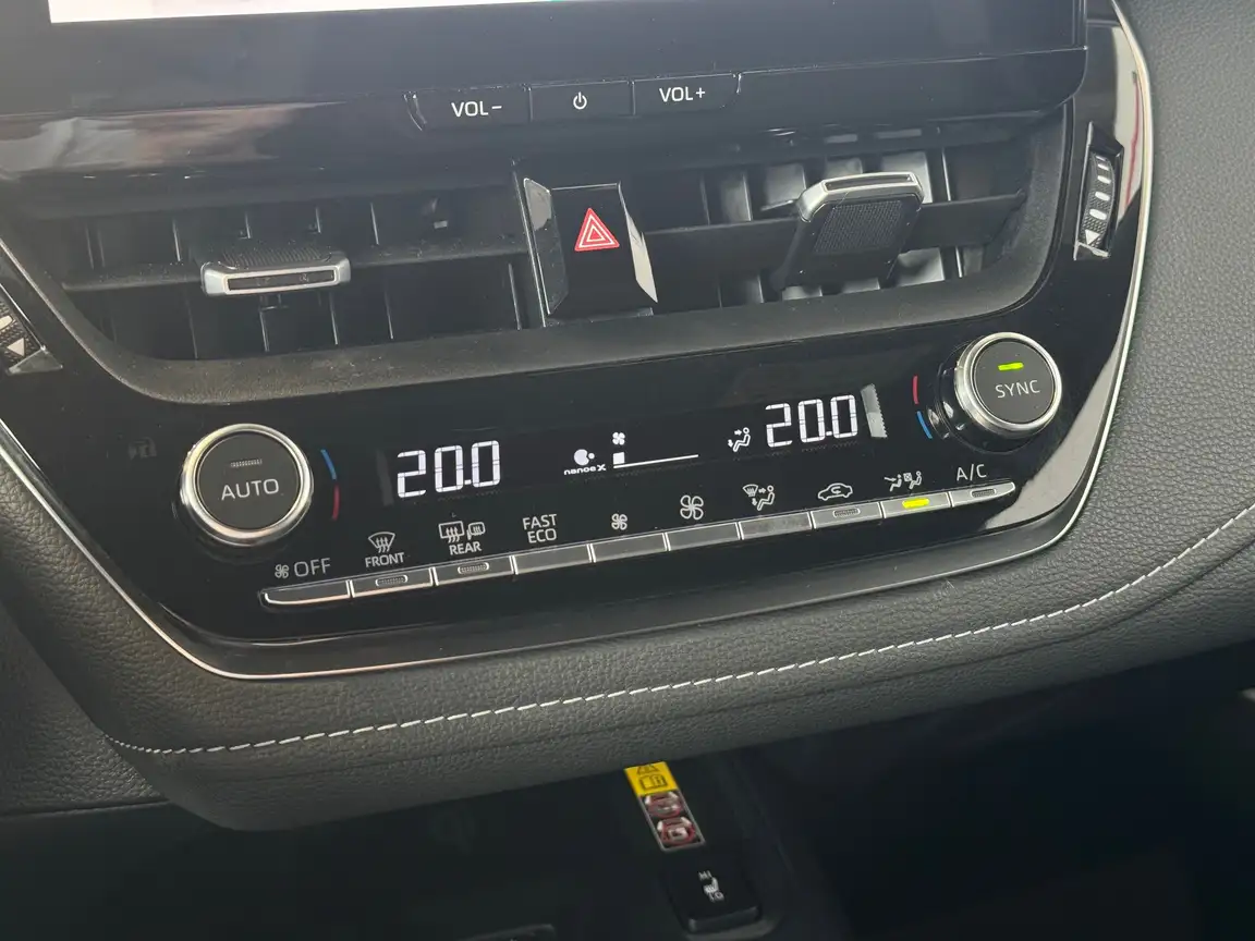TOYOTA COROLLA