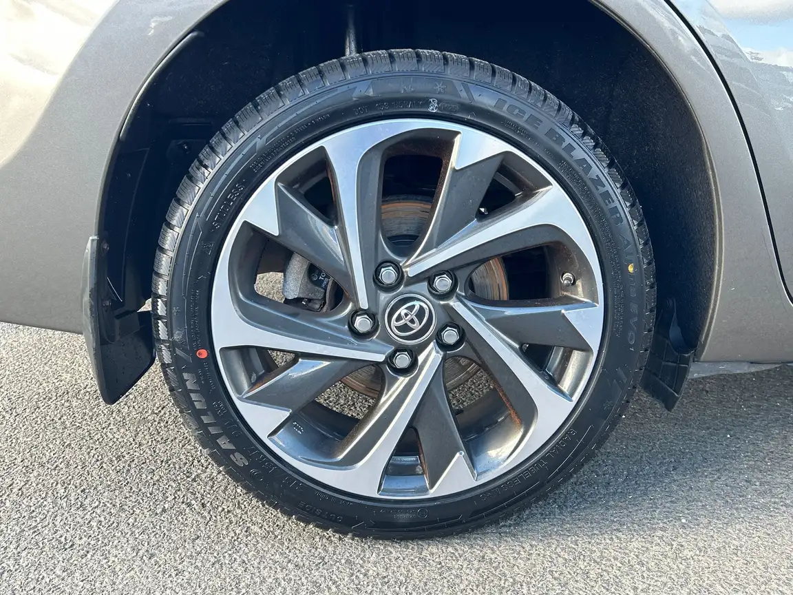 TOYOTA COROLLA