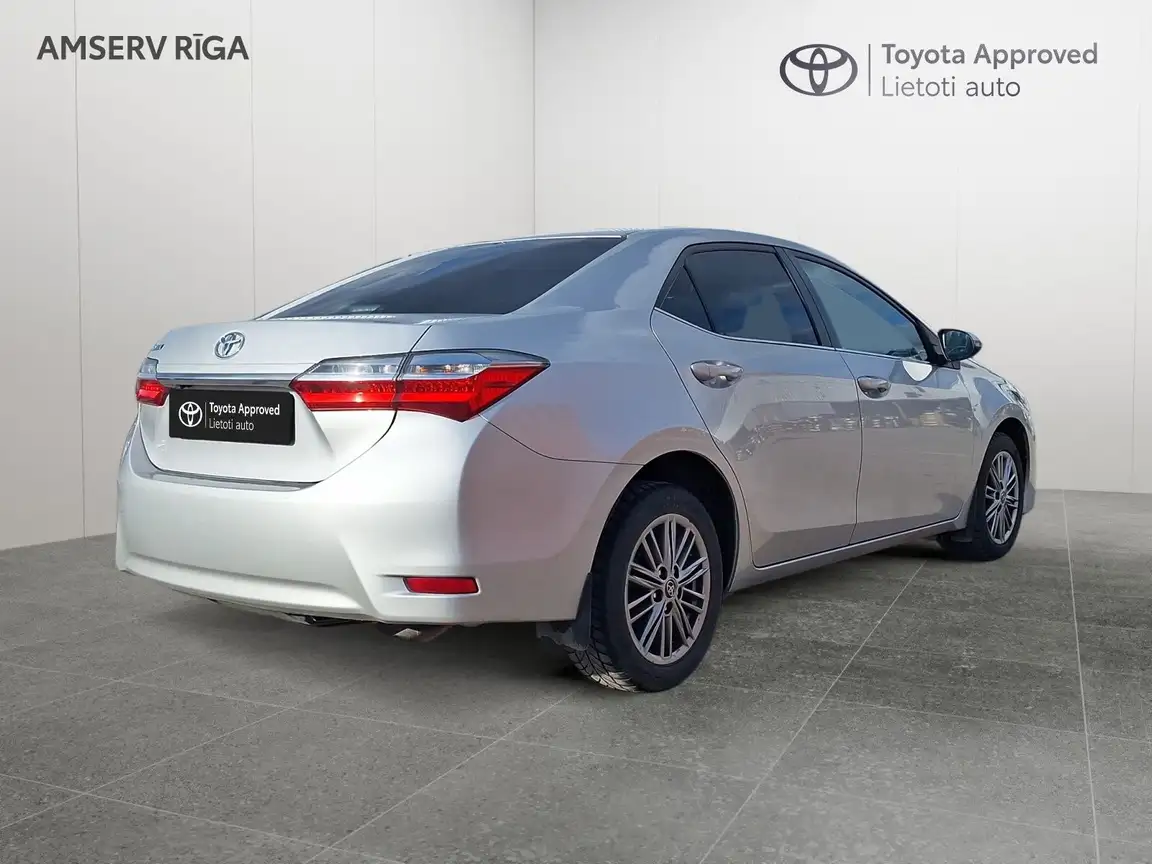 TOYOTA COROLLA