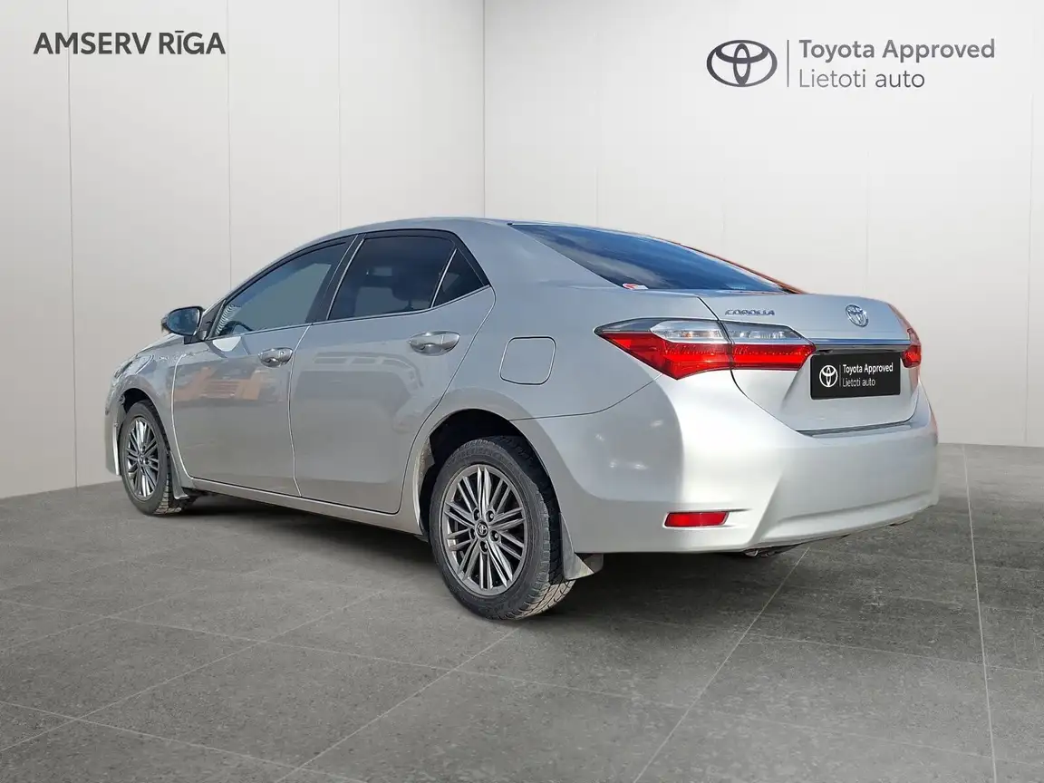 TOYOTA COROLLA