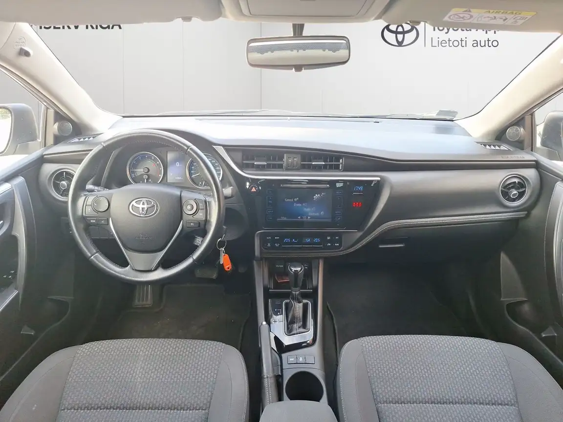 TOYOTA COROLLA