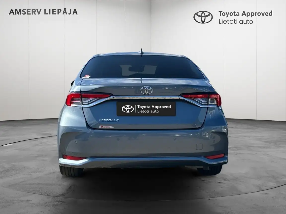 TOYOTA COROLLA