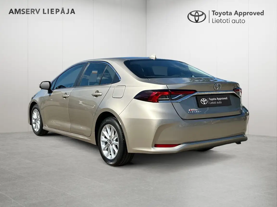 TOYOTA COROLLA
