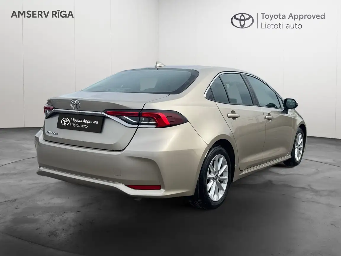 TOYOTA COROLLA