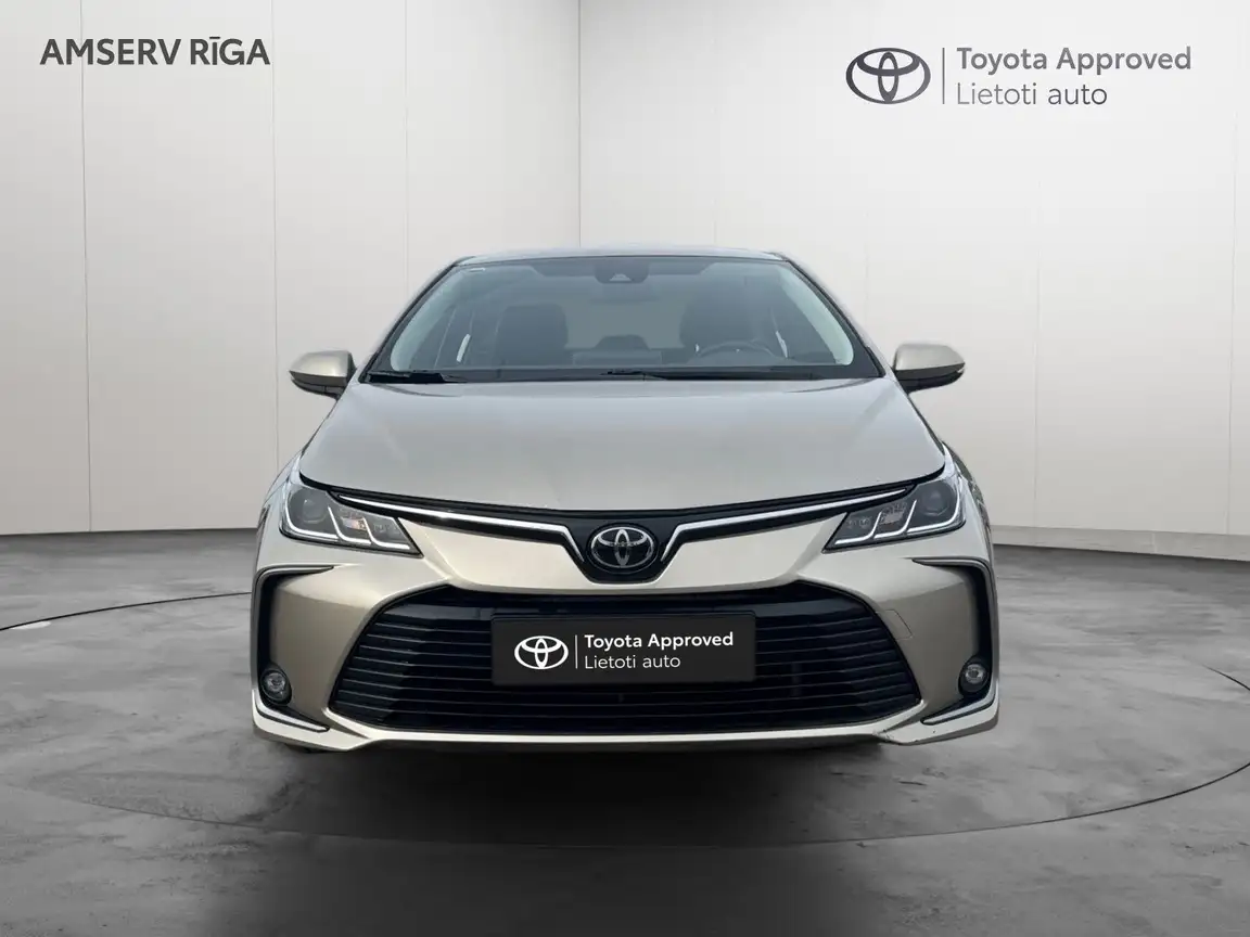 TOYOTA COROLLA