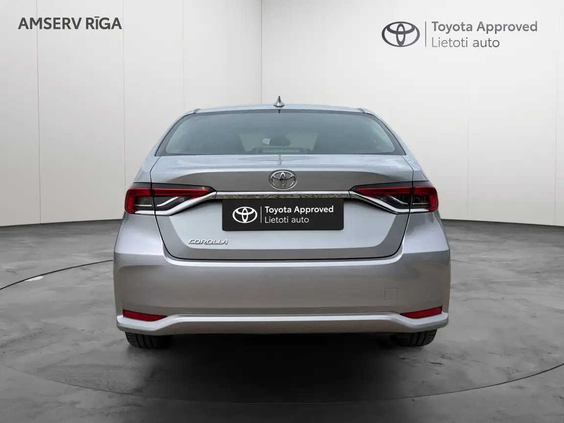 TOYOTA COROLLA