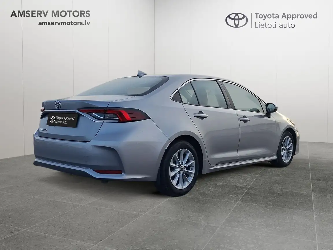 TOYOTA COROLLA