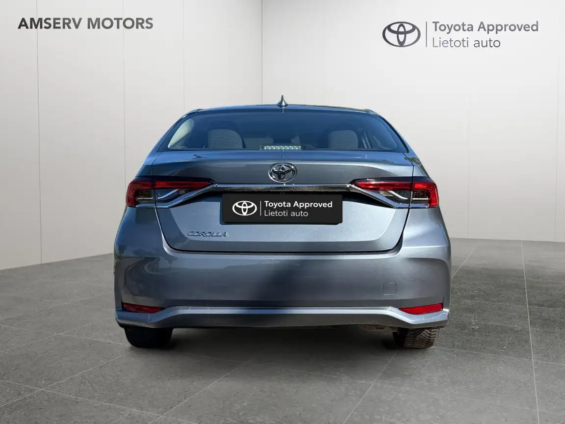 TOYOTA COROLLA