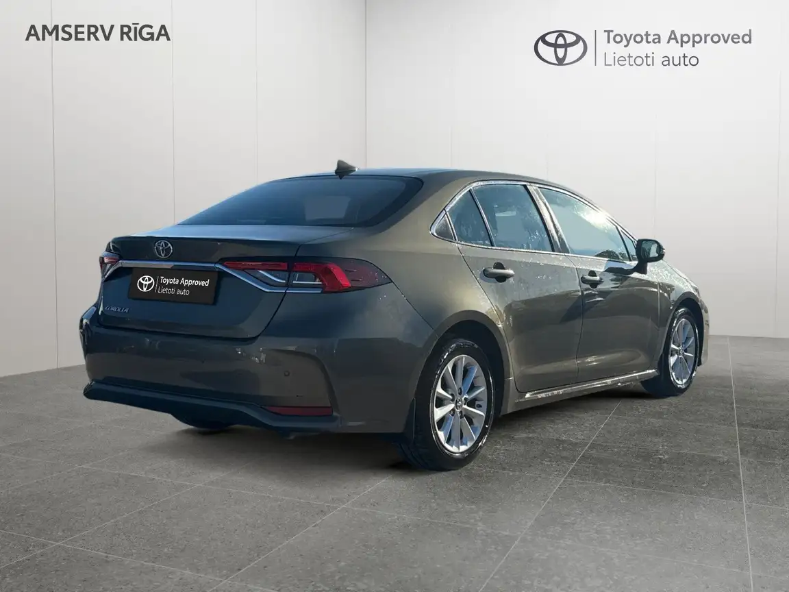 TOYOTA COROLLA