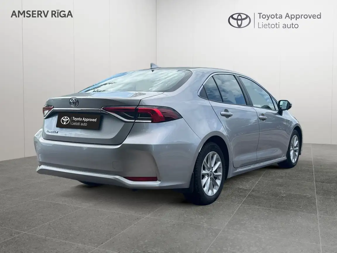 TOYOTA COROLLA