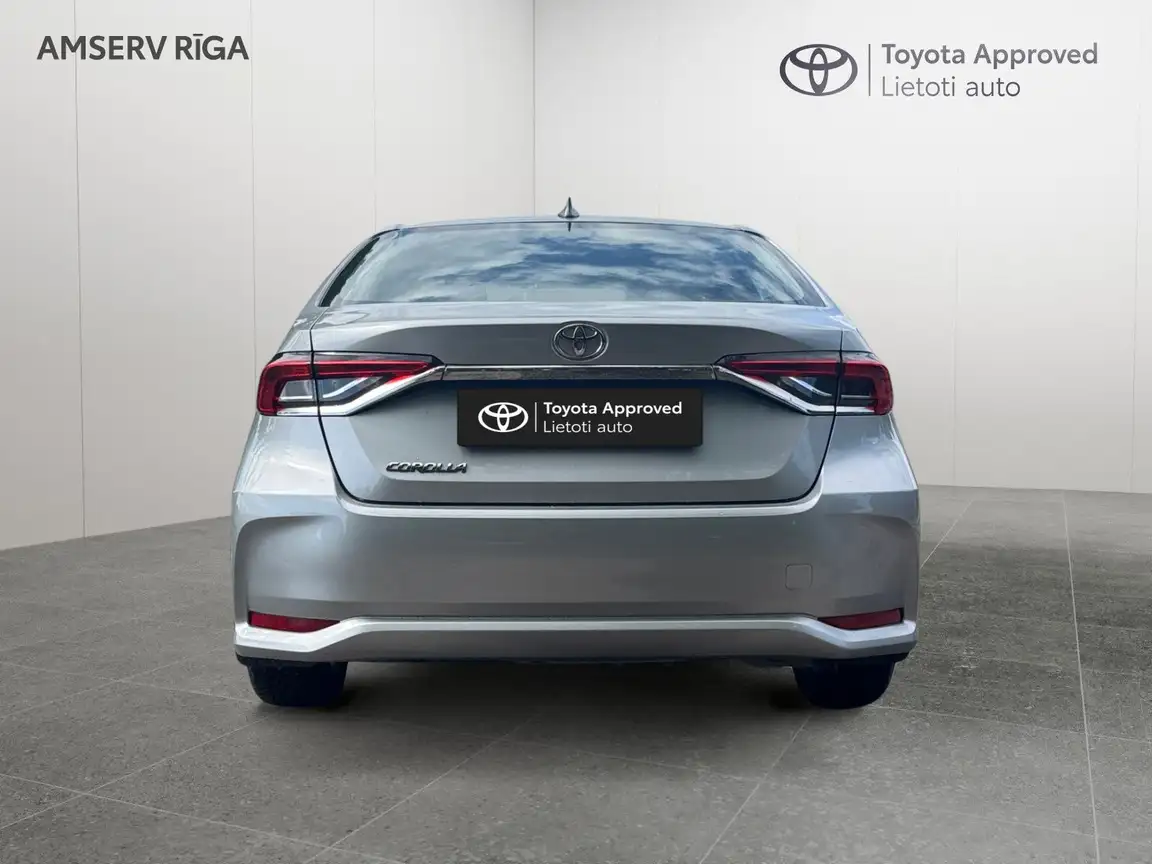 TOYOTA COROLLA