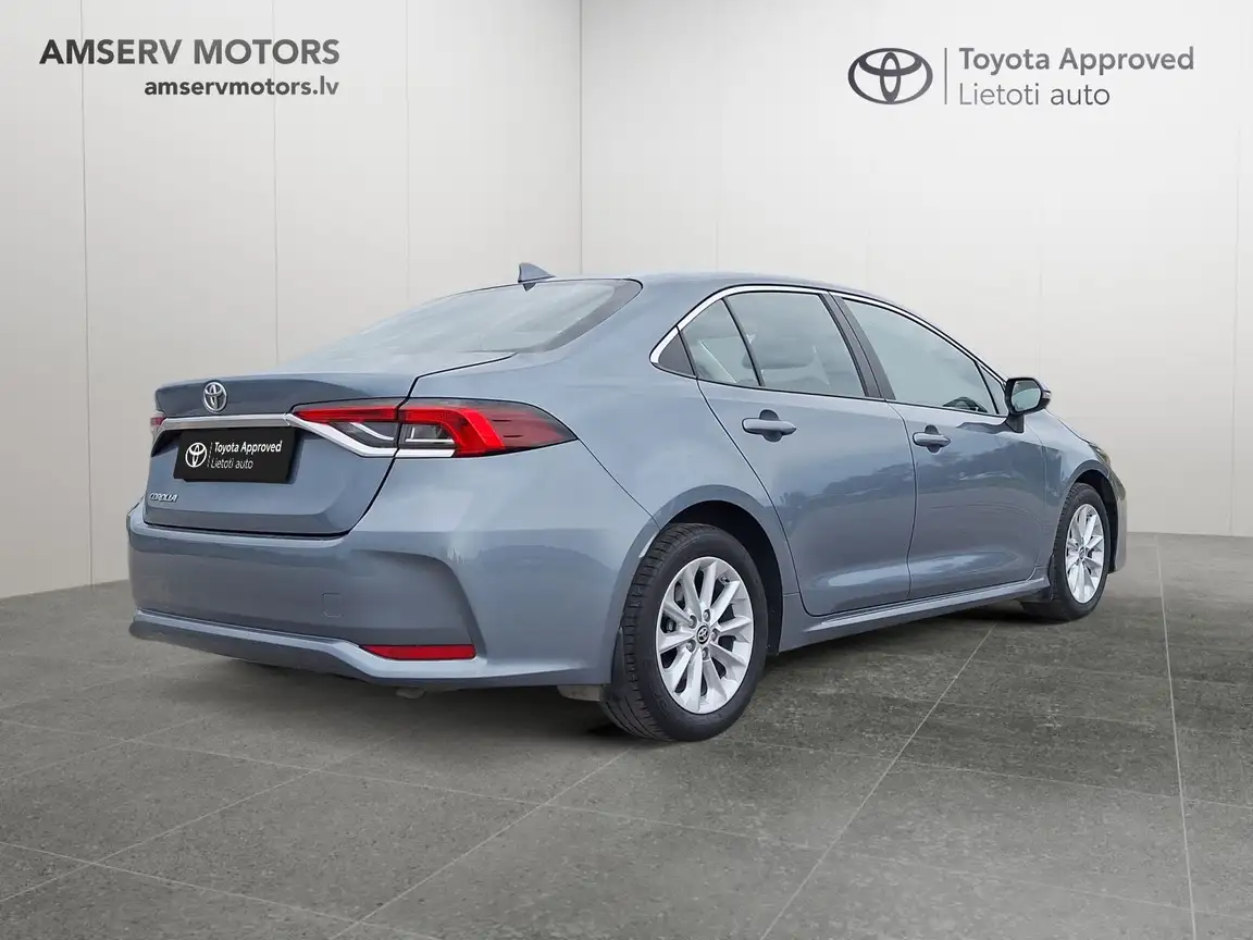 TOYOTA COROLLA