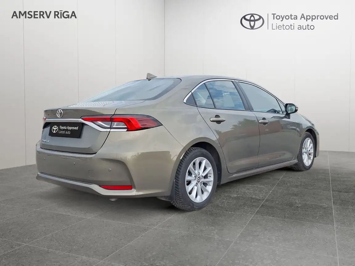 TOYOTA COROLLA