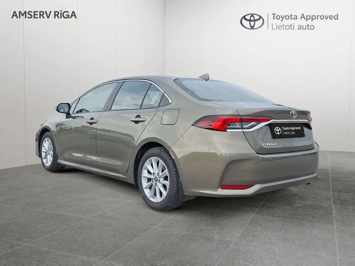 TOYOTA COROLLA