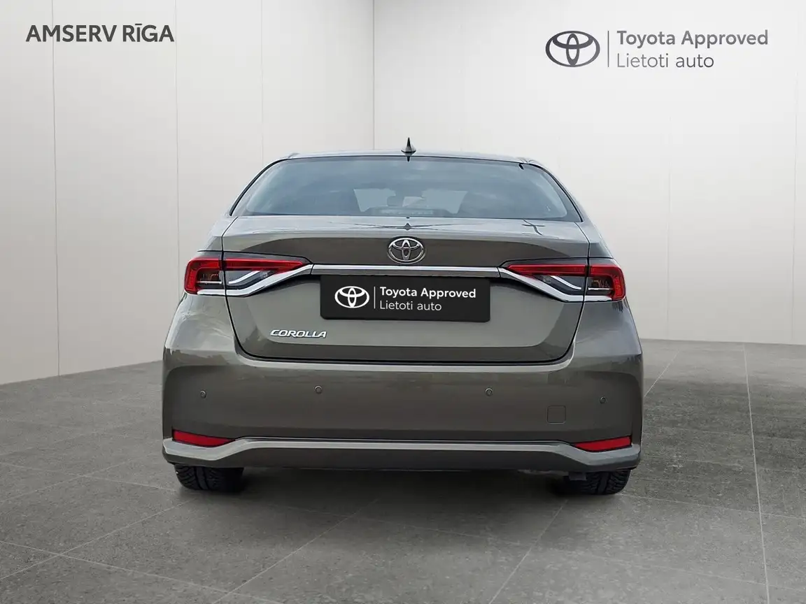 TOYOTA COROLLA