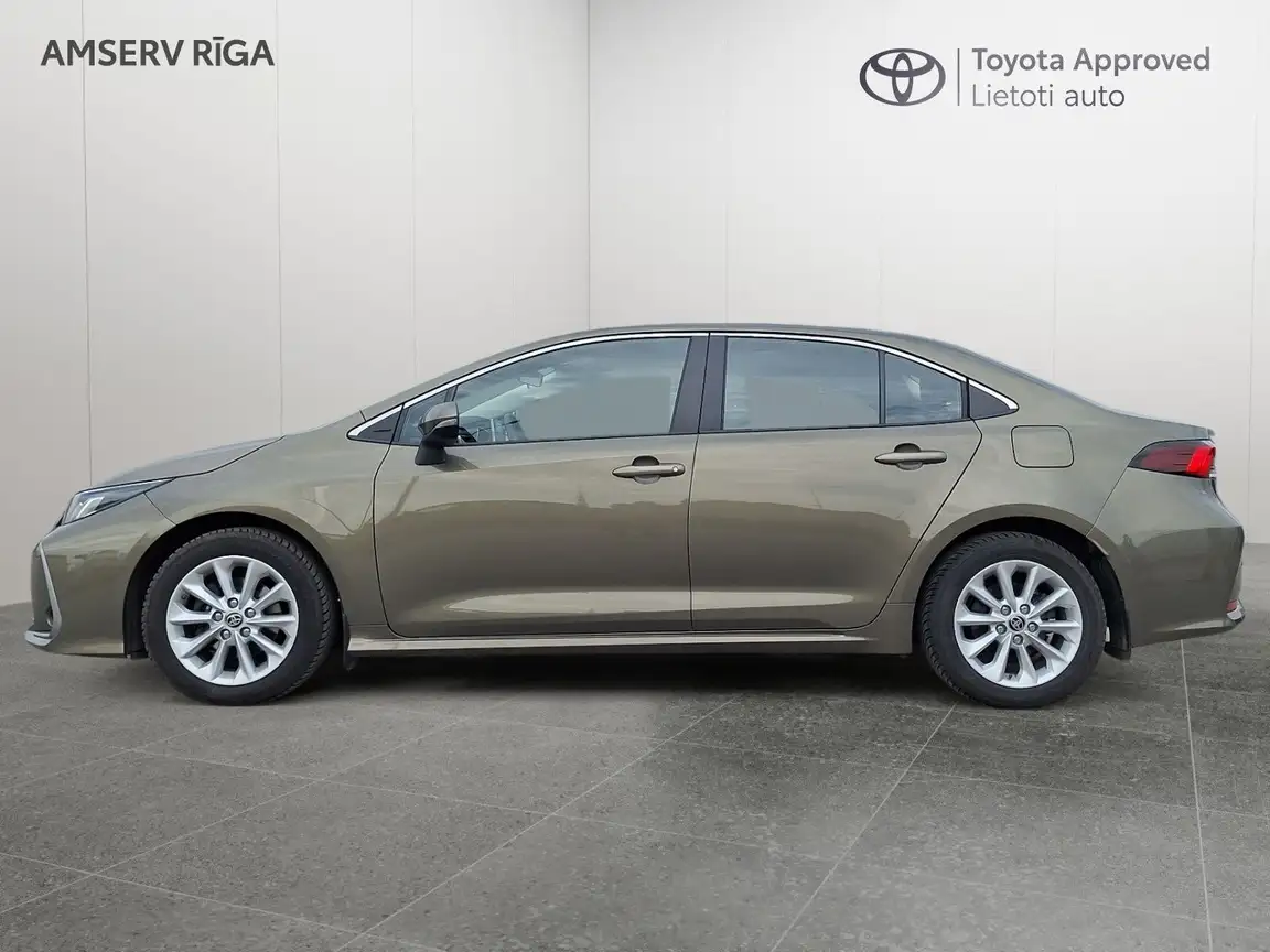TOYOTA COROLLA