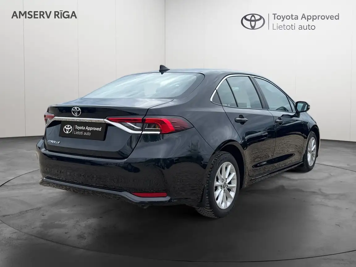 TOYOTA COROLLA