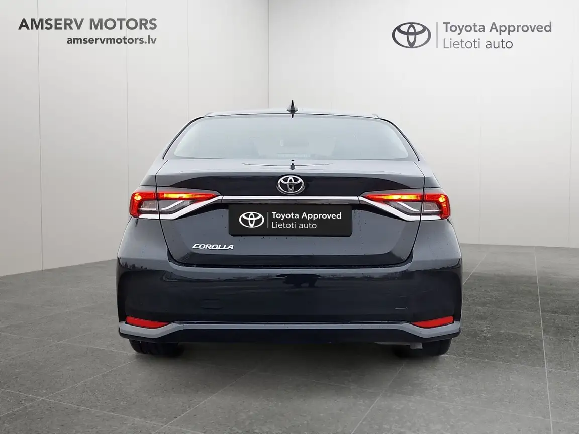 TOYOTA COROLLA