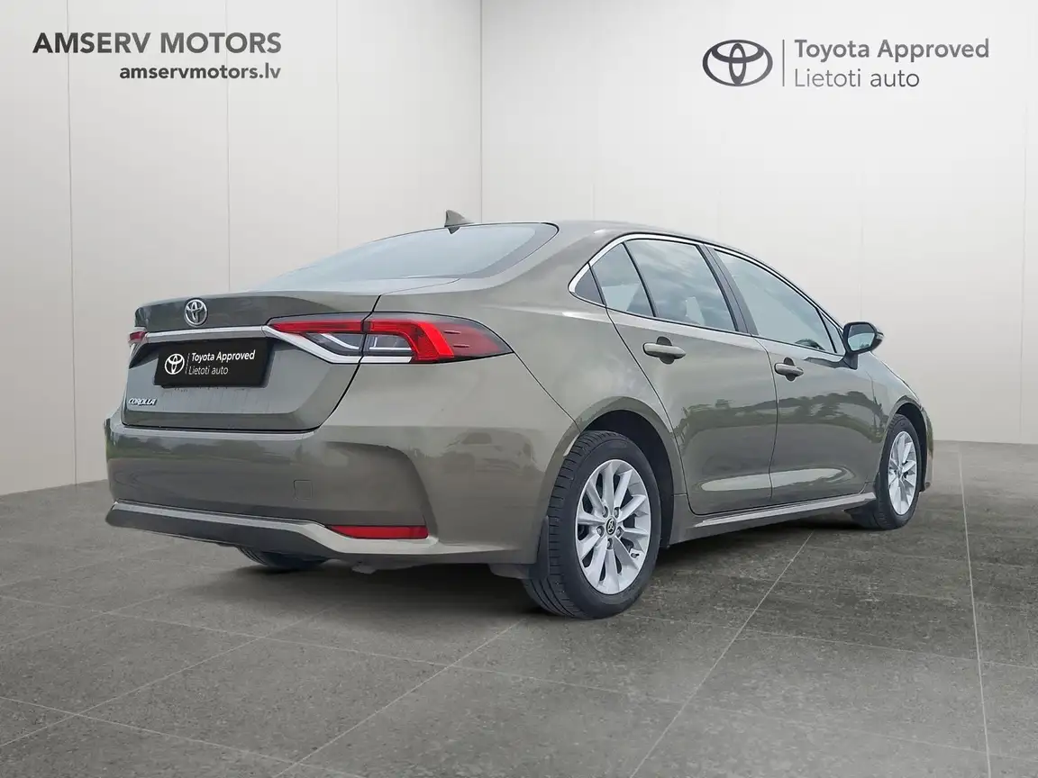 TOYOTA COROLLA