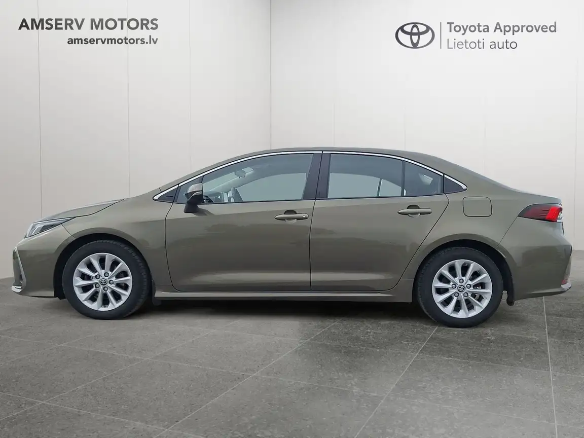 TOYOTA COROLLA