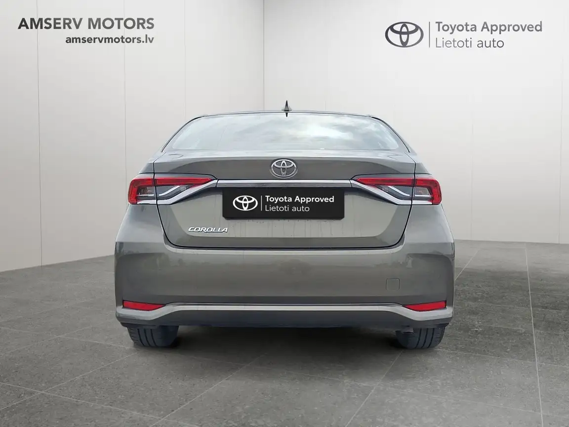 TOYOTA COROLLA