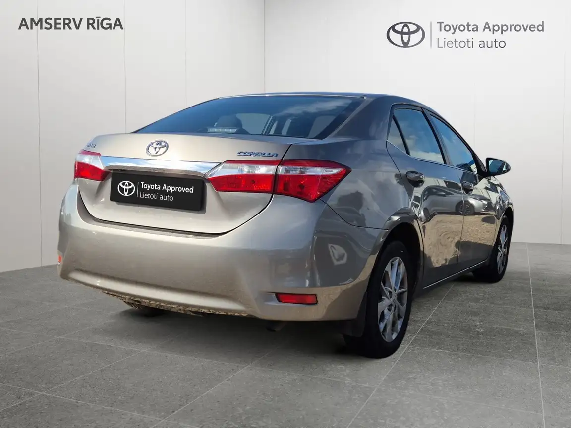 TOYOTA COROLLA