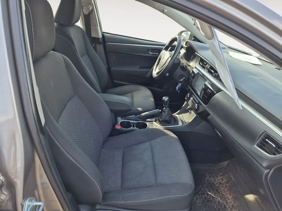 TOYOTA COROLLA