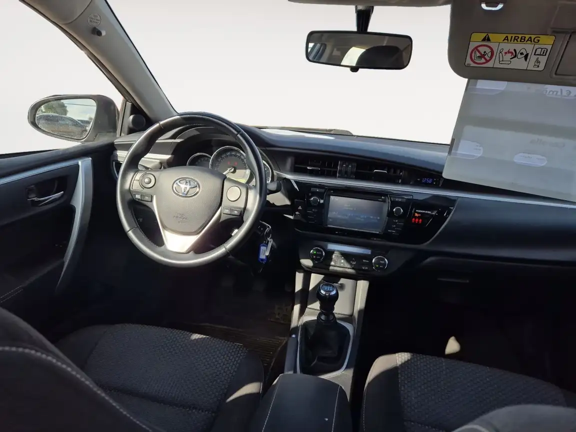 TOYOTA COROLLA