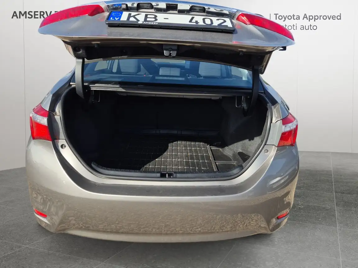 TOYOTA COROLLA