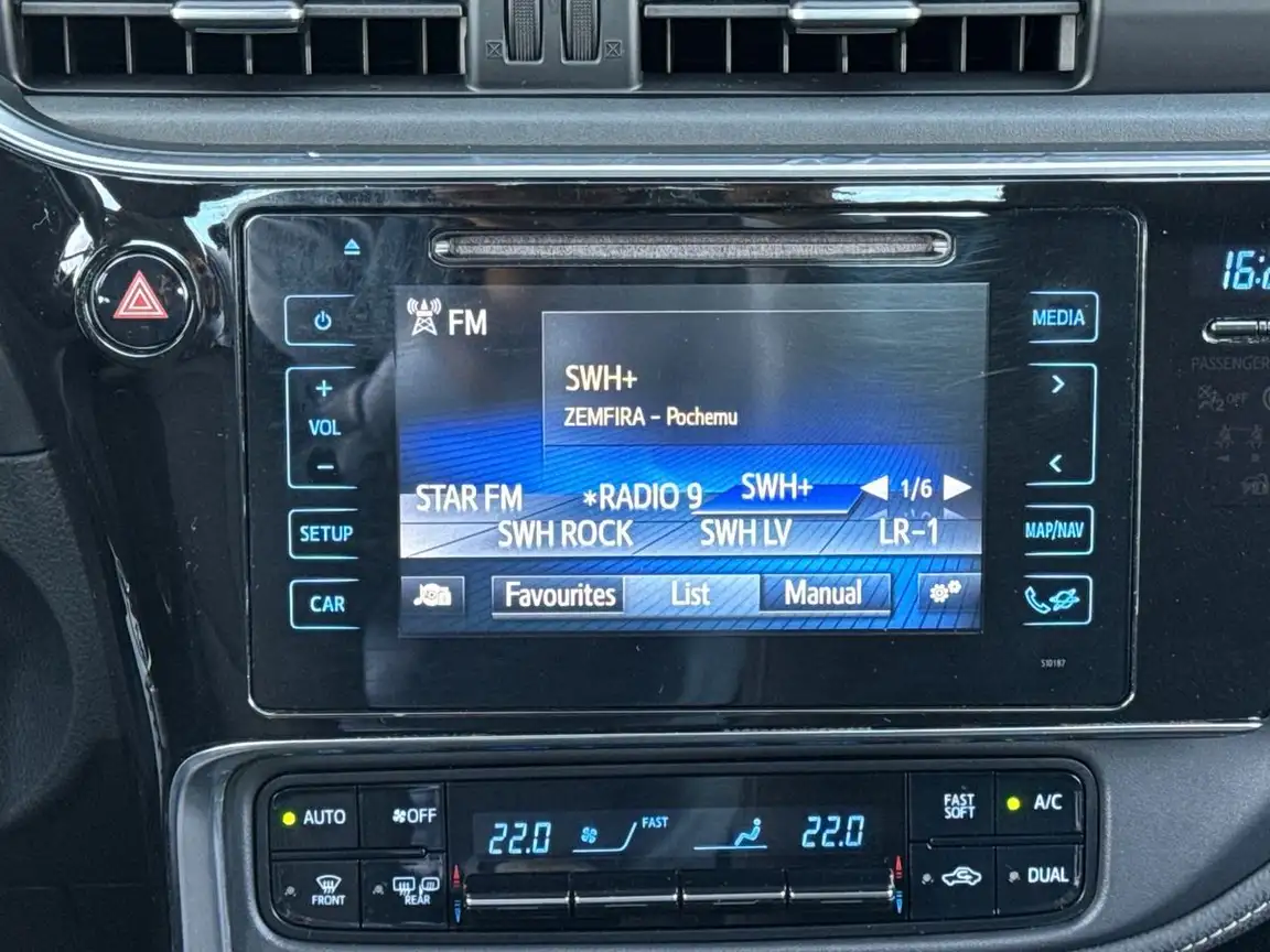 TOYOTA COROLLA