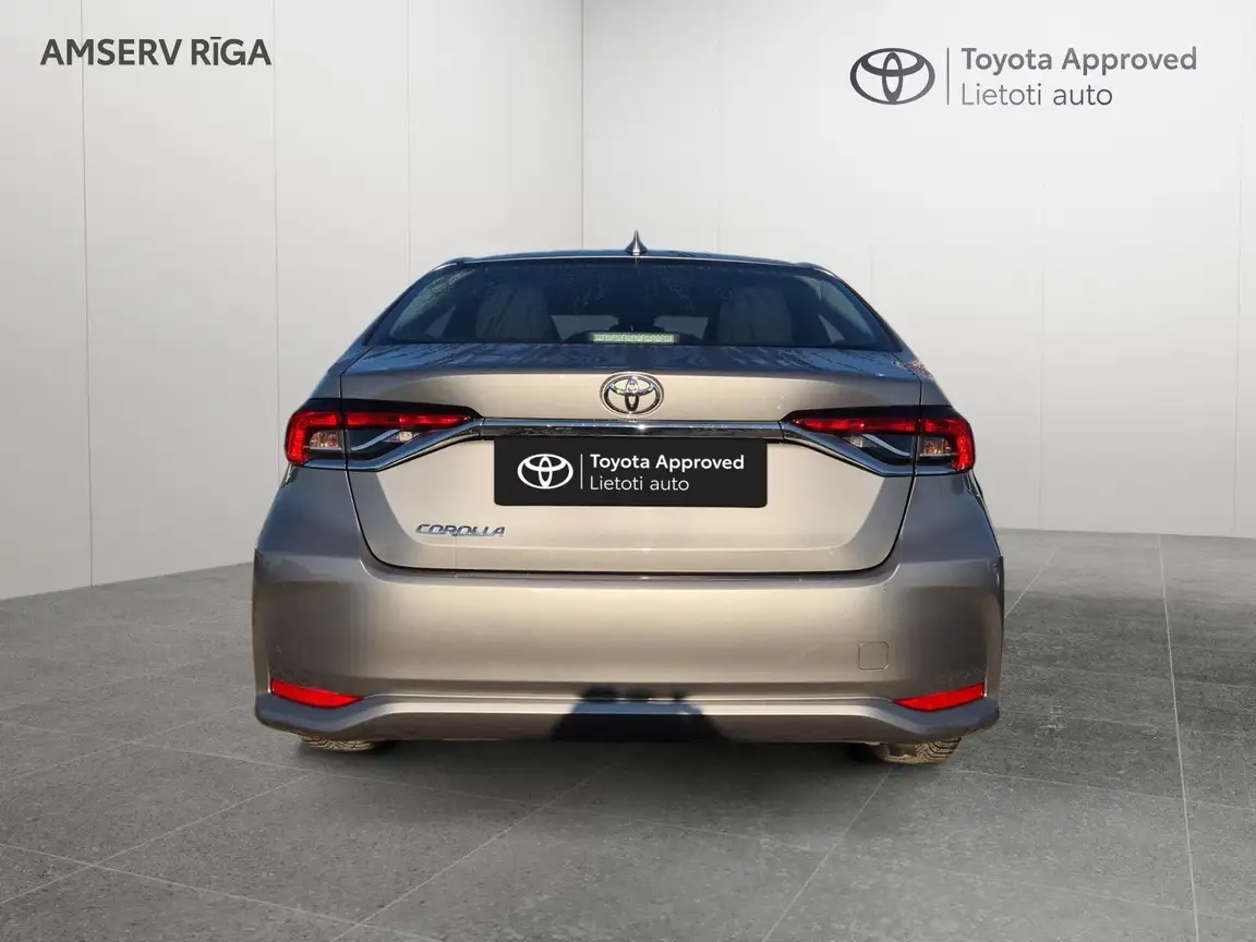 TOYOTA COROLLA