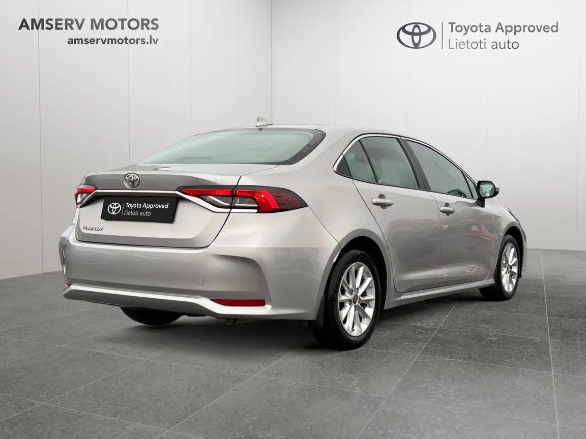 TOYOTA COROLLA