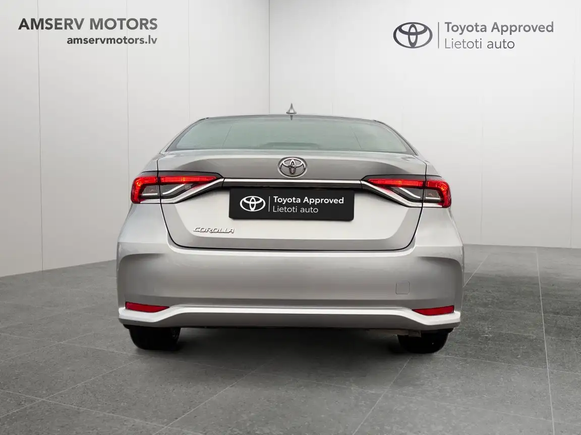 TOYOTA COROLLA