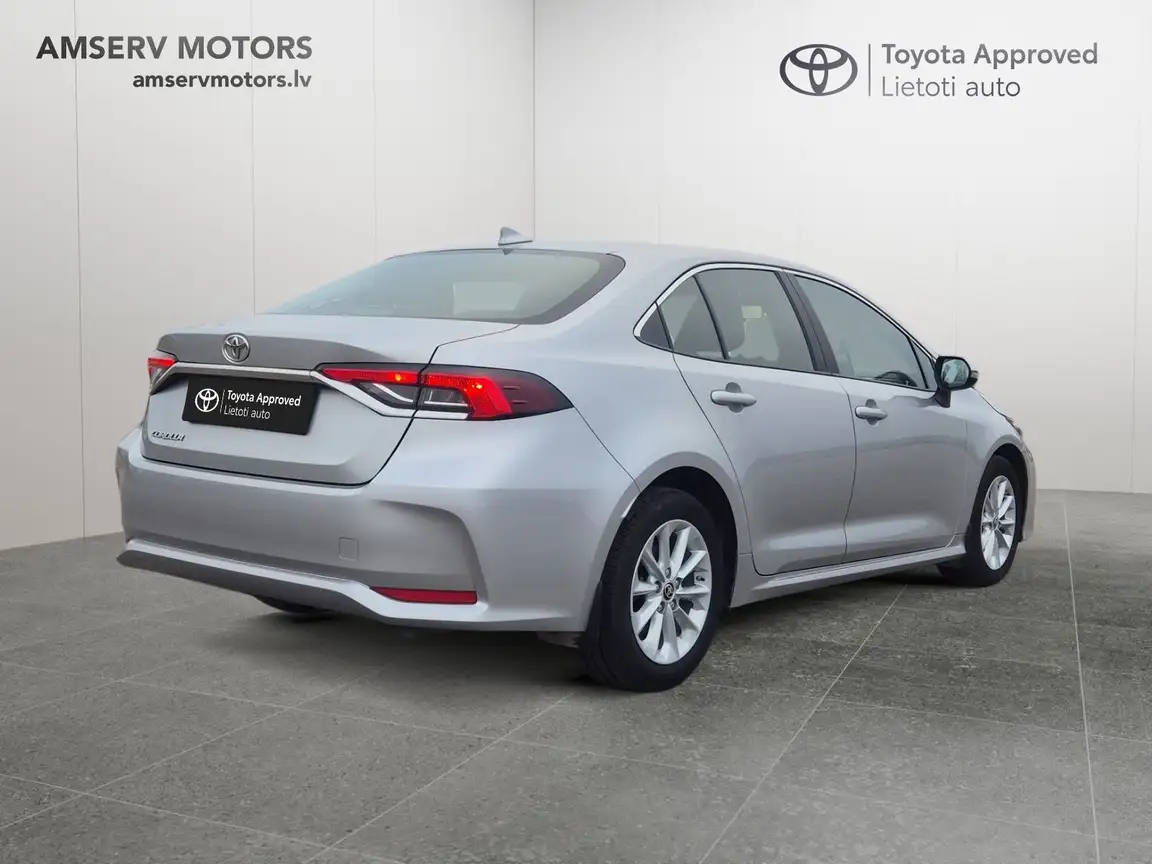 TOYOTA COROLLA