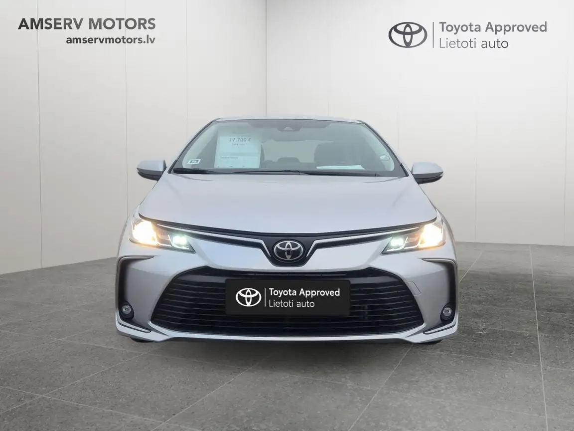 TOYOTA COROLLA