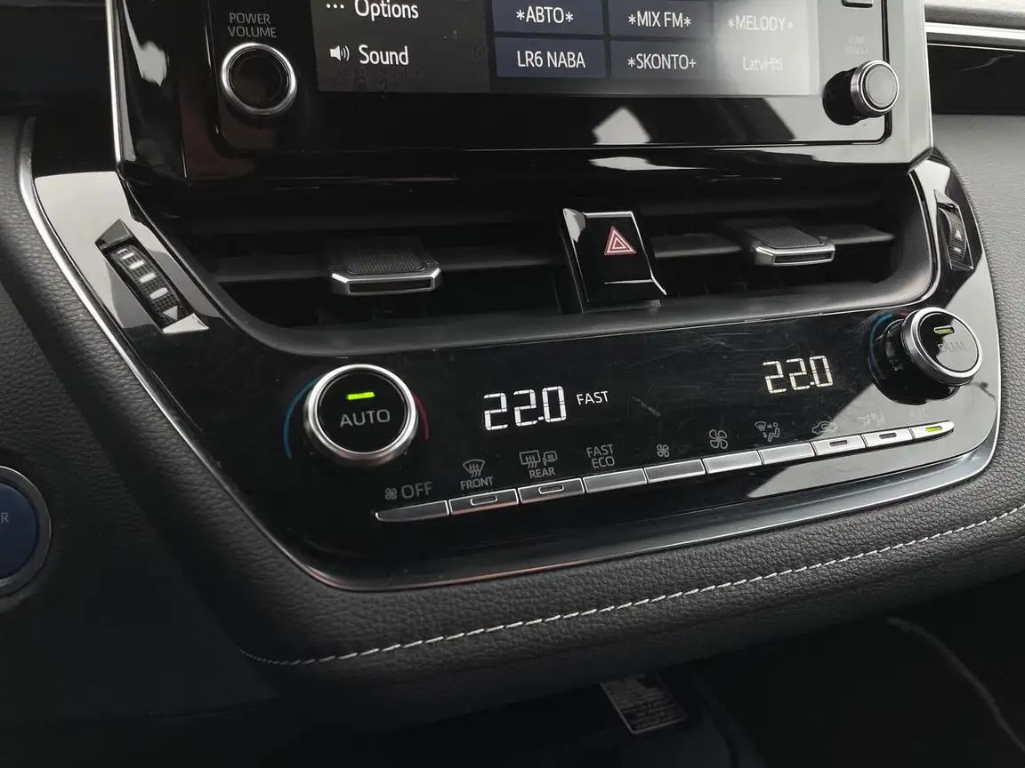 TOYOTA COROLLA